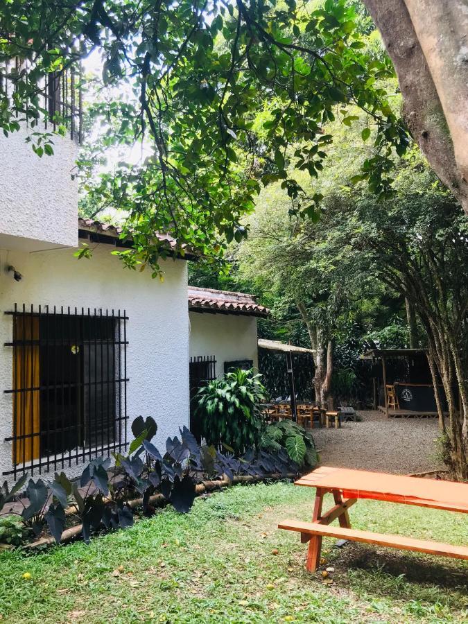 מדיין Bambu Glamping Ecolodge מראה חיצוני תמונה